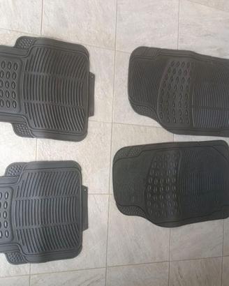 Set di 4 tappetini auto in gomma nera