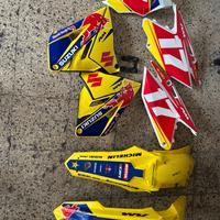 Plastiche Suzuki RM
