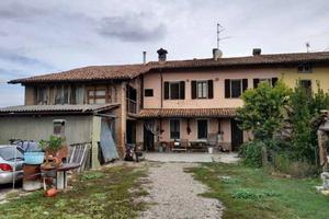 Immobile in asta di 343 m² con più di 5 locali a M