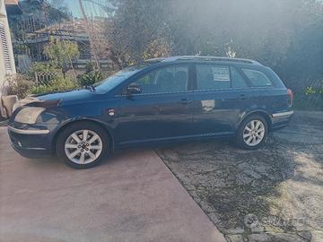 Toyota avensis 2.0 diesel 180.000 km