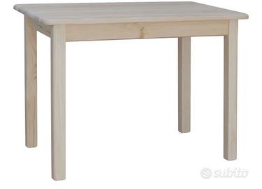 Tavoli e sedie in legno