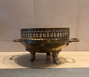 Fioriera decorativa antica o Jardinière in ottone