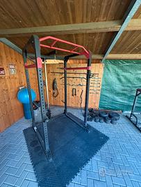 Vari attrezzi palestra
