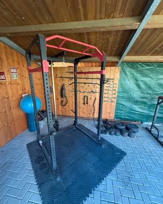 Vari attrezzi palestra