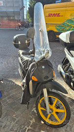 Piaggio Liberty 125 + bauletto parabrezza paramani