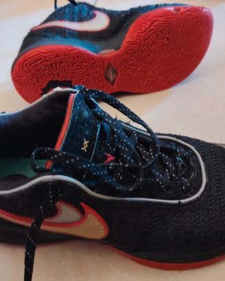 Nike LeBron 20 xx nere