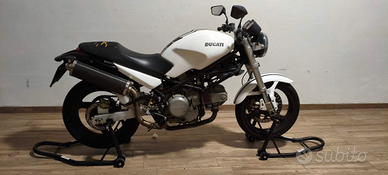 Ducati Monster 600 del 2001