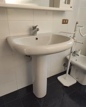 Bagno completo con sanitari Ideal Standard
