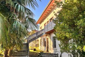 GRANDE CASA SINGOLA A POCHI PASSI DALLA PIAZZA!