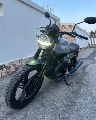 Moto guzzi V7 stone