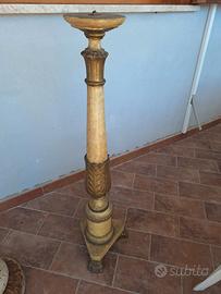 Torciere antico in legno del 700