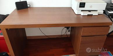 Scrivania MALM IKEA 
