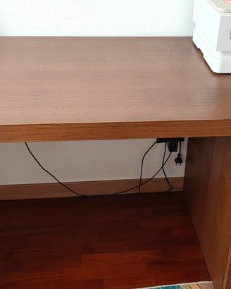 Scrivania MALM IKEA 