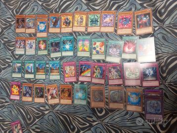 mazzo Yu-Gi-Oh bestia cristallo drago arcobaleno