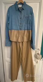Completo con pantalone in ecopelle
