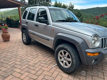 Jeep Cherokee 2.5 CRD