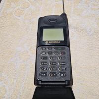 Motorola telefono GSM modello 8700 con scatola