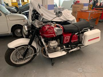 Guzzi V7 700CC