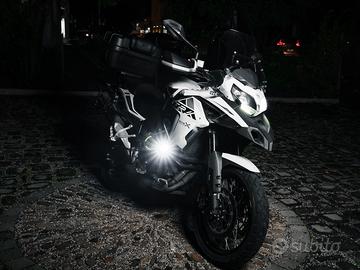 Benelli Trk 502x + Kit valigie Givi