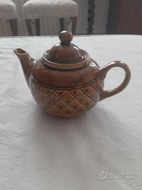 Teiera in ceramica lavorata