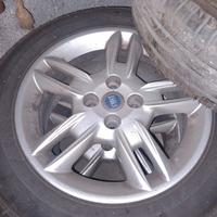 4 gomme 4 cerchi fiat qubo e punto