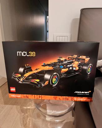 Lego Technic McLaren MCL39 F1 brown box