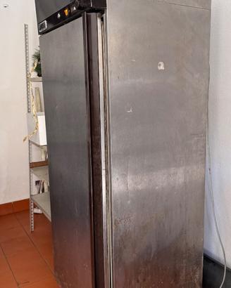 Armadio frigorifero Zanussi acciaio inox