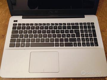 Computer portatile ASUS F555L  12GB RAM 128 GB SSD