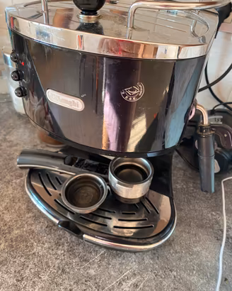 macchina caffe della De Longhi