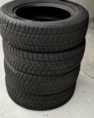 4 gomme invernali Minerva Frostrack UHP 215/65 R17
