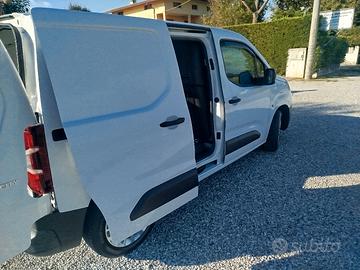 Toyota Procace City autocarro