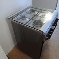 Forno con fornello indesit