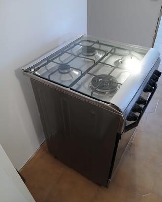 Forno con fornello indesit