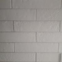 piastrelle bianche lavorate