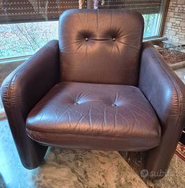 Coppia di poltrone in pelle originale anni '70