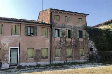 Immobile in asta di 416 m² con più di 5 locali e b