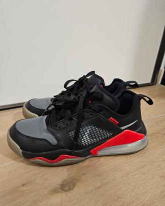Nike
Scarpe da Basket Jordan Mars 270 Low  41 UK 7