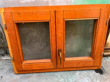 Finestra in legno