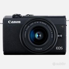 CANON EOS M200 + obbiettivo 15-45 (NUOVA)