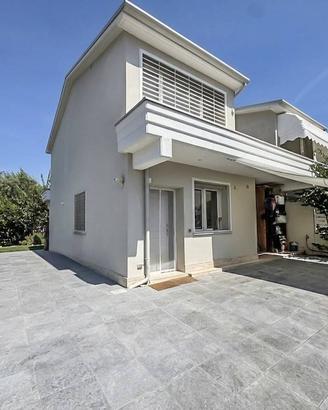 Villa di 130 m² con 5 locali a Roma