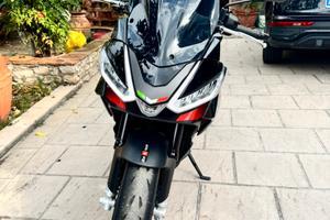 Aprilia tuono 660 factory