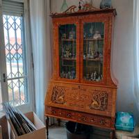 Trumeau con vetrina superiore