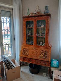 Trumeau con vetrina superiore