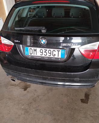 Automobile BMW 320D