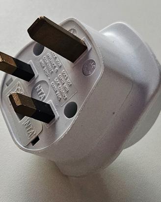 Adattatore presa elettrica UK