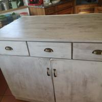 Mobile in legno stile shabby chic