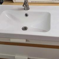 lavabo bagno con rubinetto