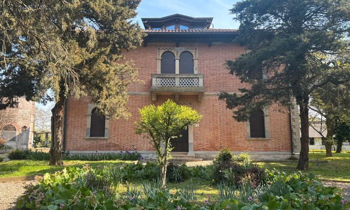 Albaredo d'adige semicentr: villa singola ristrutt