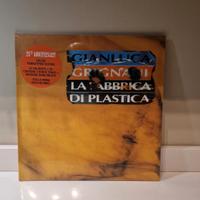 Gianluca Grignani fabbrica di plastica