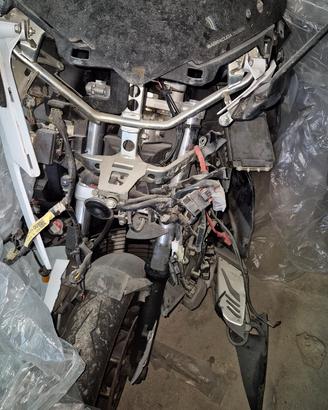 Yamaha T max 530 per pezzi di ricambio 